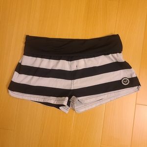 Roxy boardshorts [black & white striped] size LG